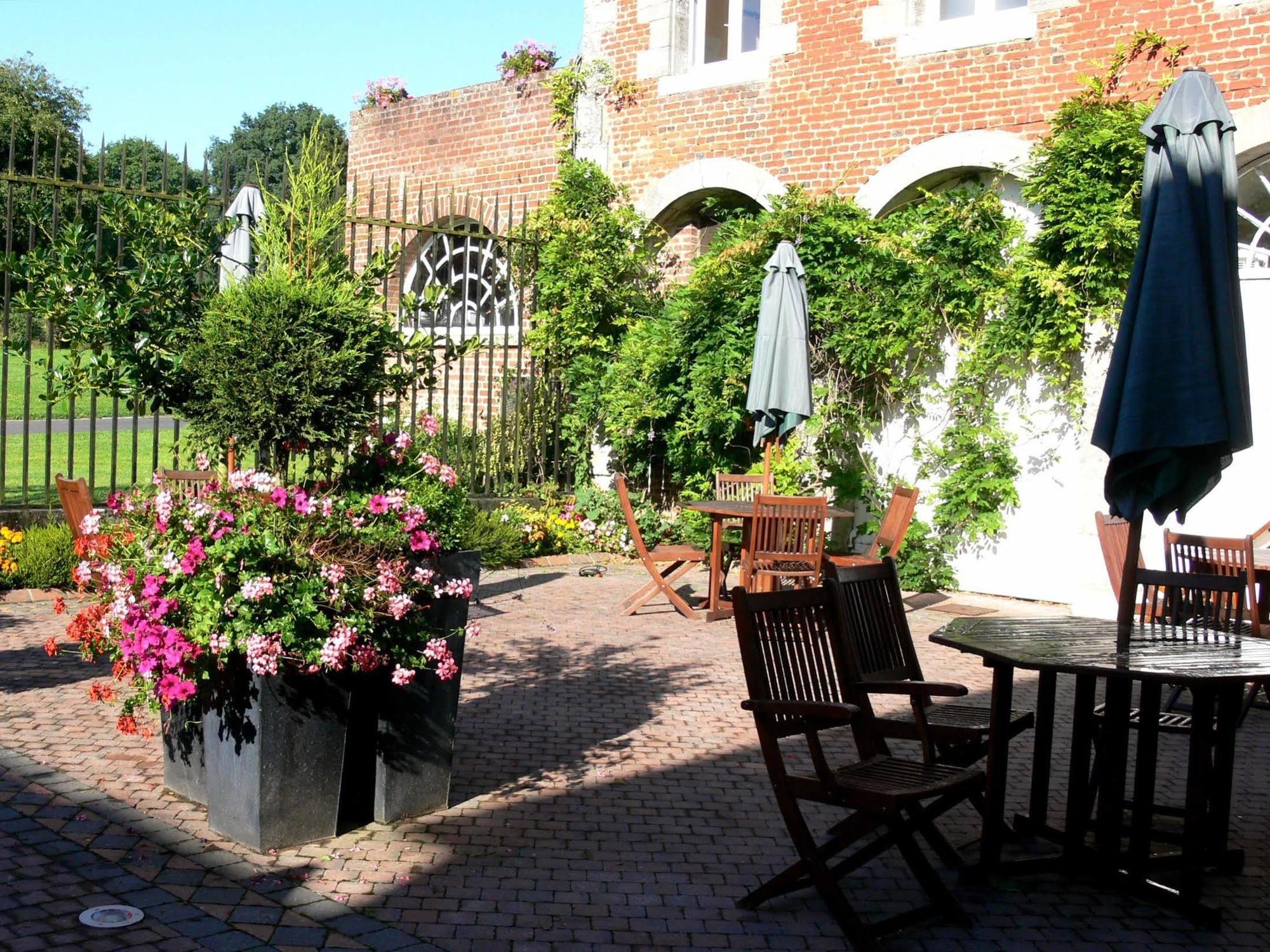Logis - Chateau De La Motte - Hotel & Restaurant Liessies Exterior foto